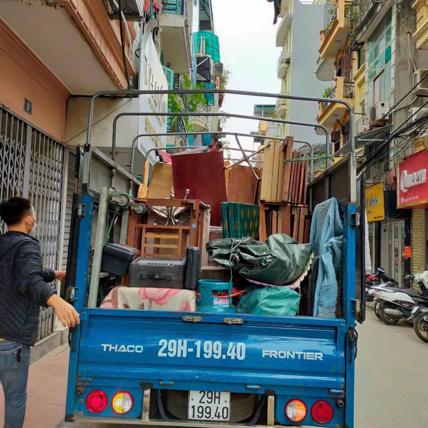 Chuyển nh&agrave; tại phố Bạch Mai