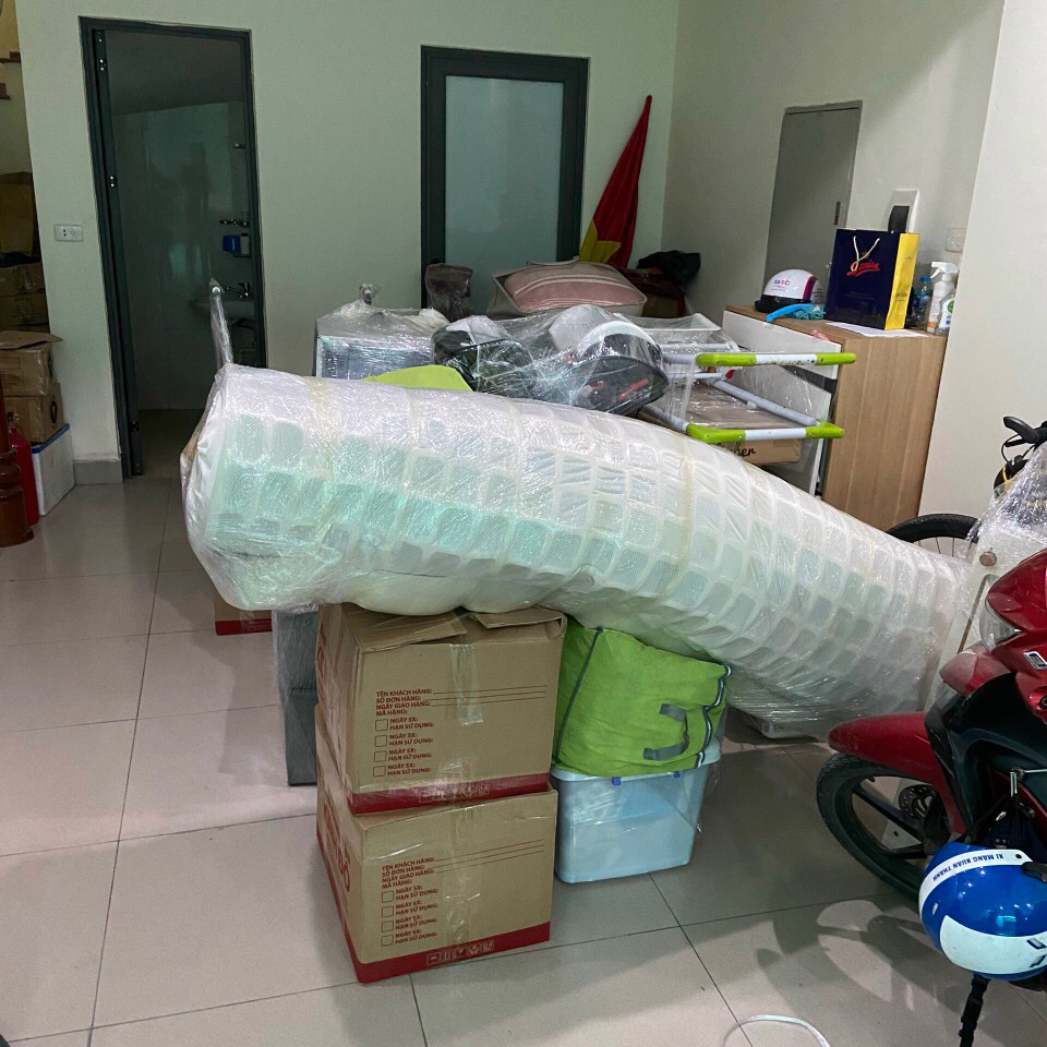 Chuyển nh&agrave; tại phố Ho&agrave;ng Liệt