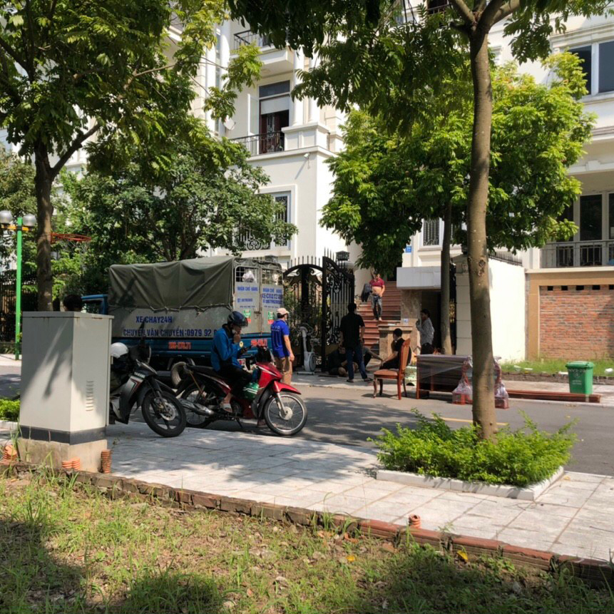 Chuyển nh&agrave; tại phố Khương Mai