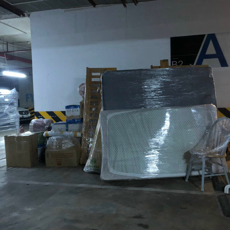 Chuyển nhà tại phố Gia Thụy