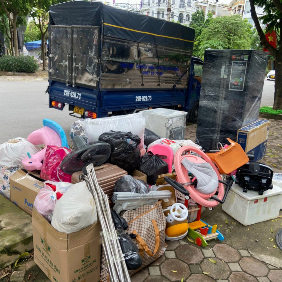 Chuyển nh&agrave; tại phố Đại Mỗ